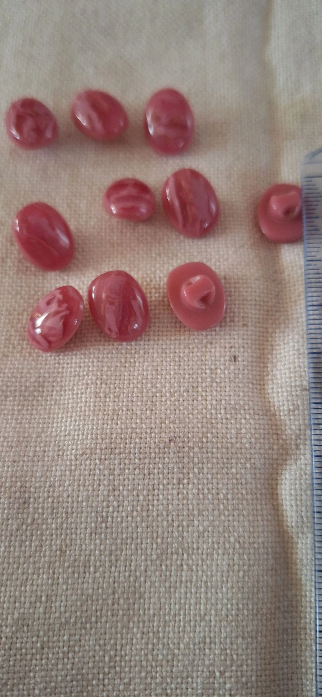 10 boutons 15 mm à coudre en résine bois de rose 